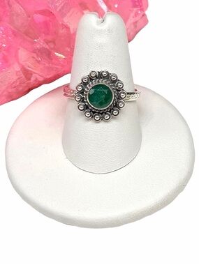 Emerald Ring Size 8.5 Solid 925 Sterling Silver Flower Shaped Dainty